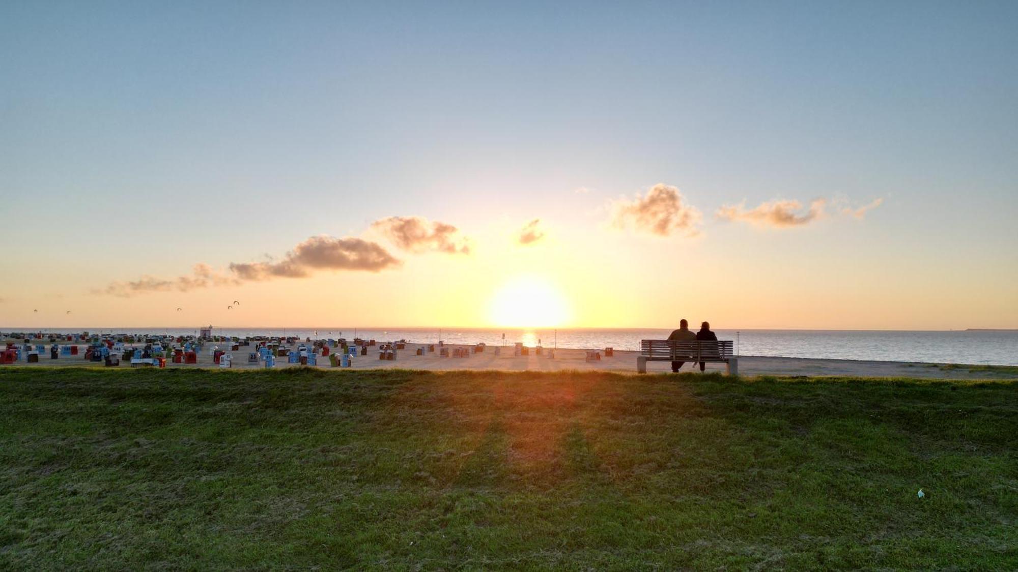 Fischerhaeuschen Am Kurpark Neuharlingersiel Exterior foto
